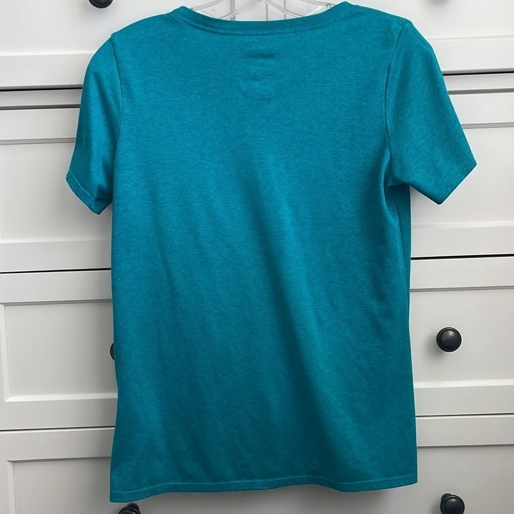 Nike Women’s Teal The Nike Tee Athletic Cut w/ Dri-FIT V Neck - Size Medium